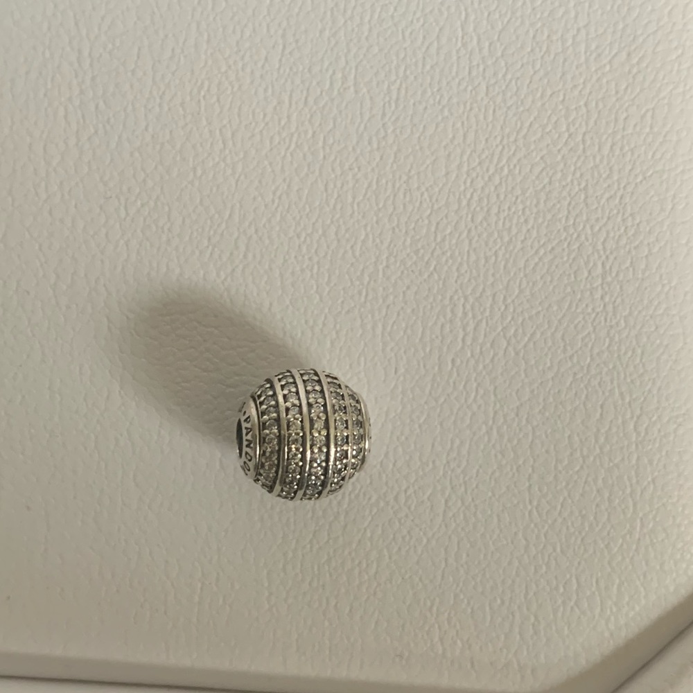 Pandora Essence Charm - confidence